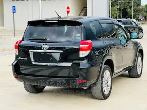 Toyota Vanguard 2010 Black