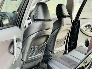 Toyota Vanguard 2010 Black