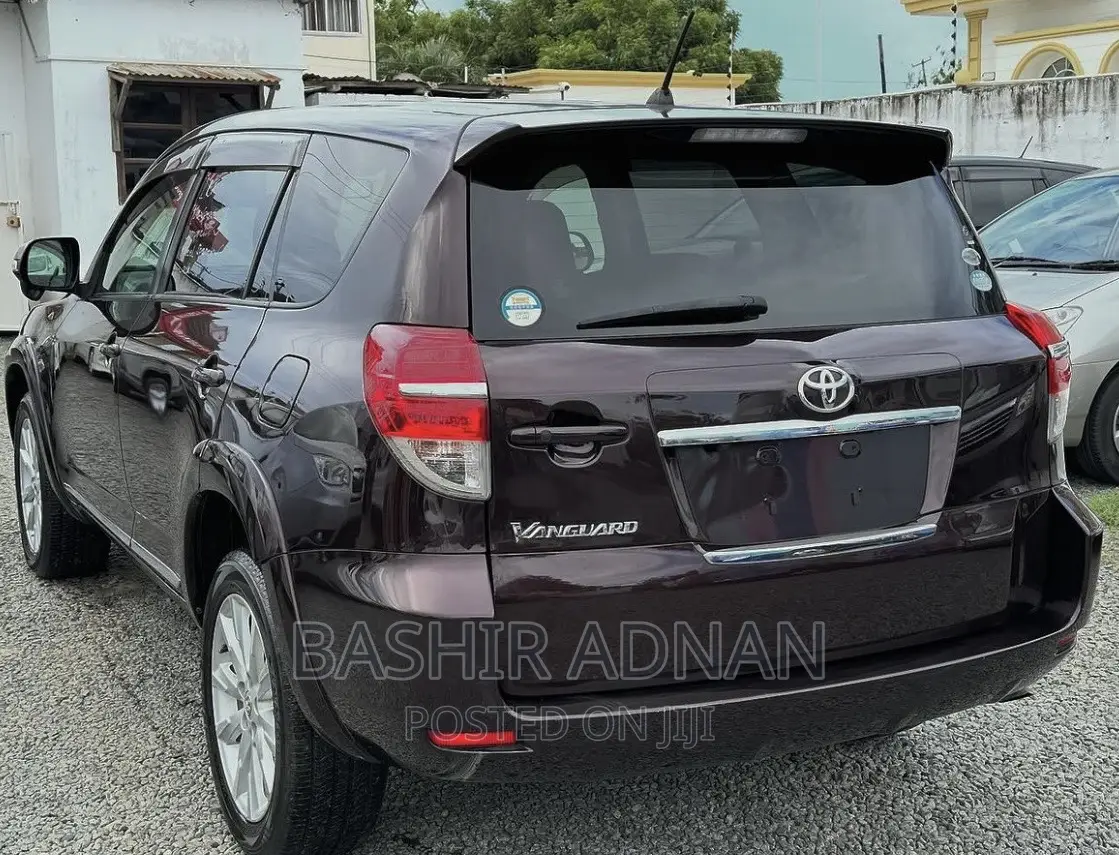 Toyota Vanguard 2011 Burgundy