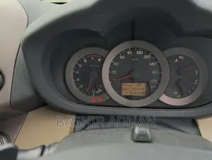 Toyota Vanguard 2010 Gold