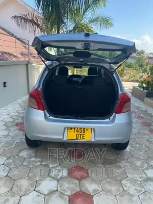 Toyota Vitz 1.0 FWD 5dr 2005 Silver