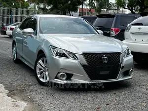 Photo - Toyota Crown 2013 Silver