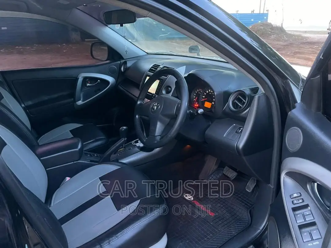 Toyota RAV4 2.5 2012 Black
