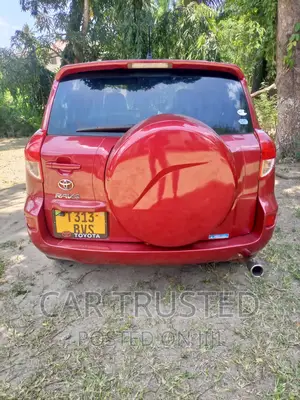Toyota RAV4 2.5 2012 Red