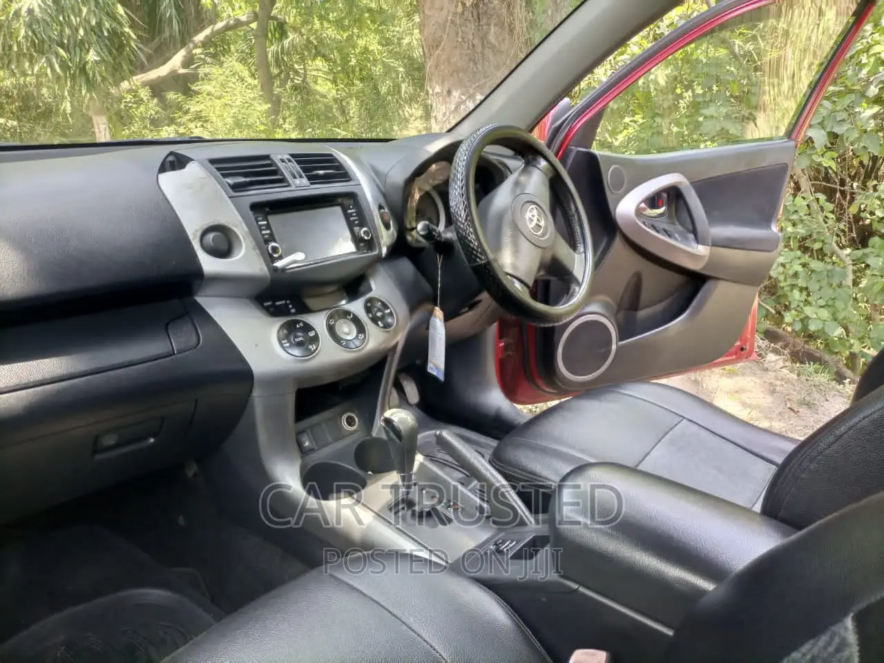 Toyota RAV4 2.5 2012 Red