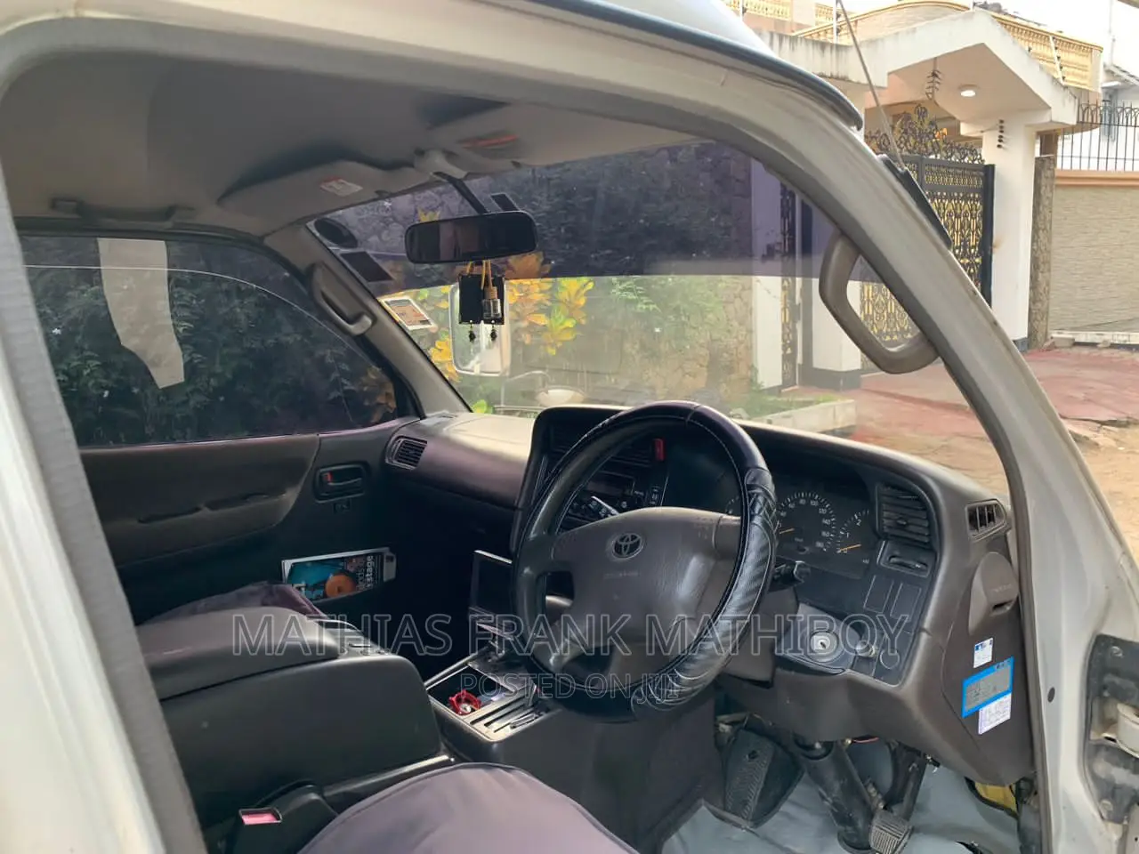 Toyota HiAce 2004 Silver