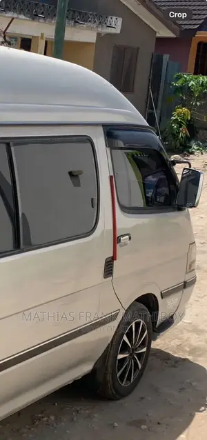 Toyota HiAce 2004 Silver