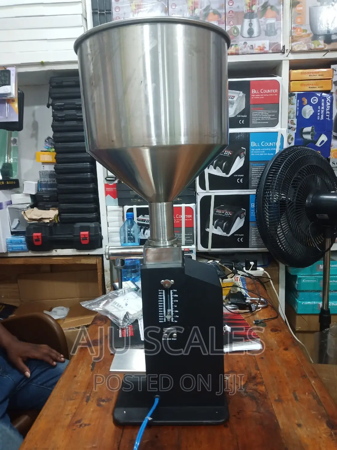 Pneumatic Liquid Filling Machine