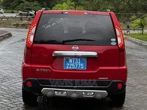 Nissan X-Trail 2012 Red