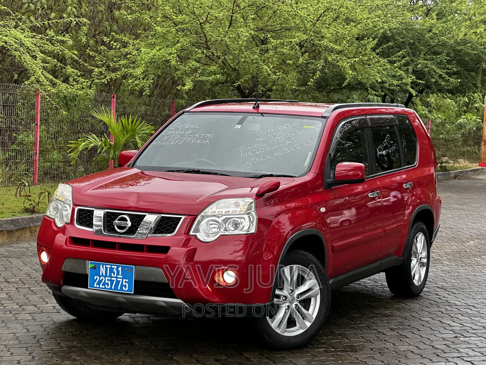 Nissan X-Trail 2012 Red
