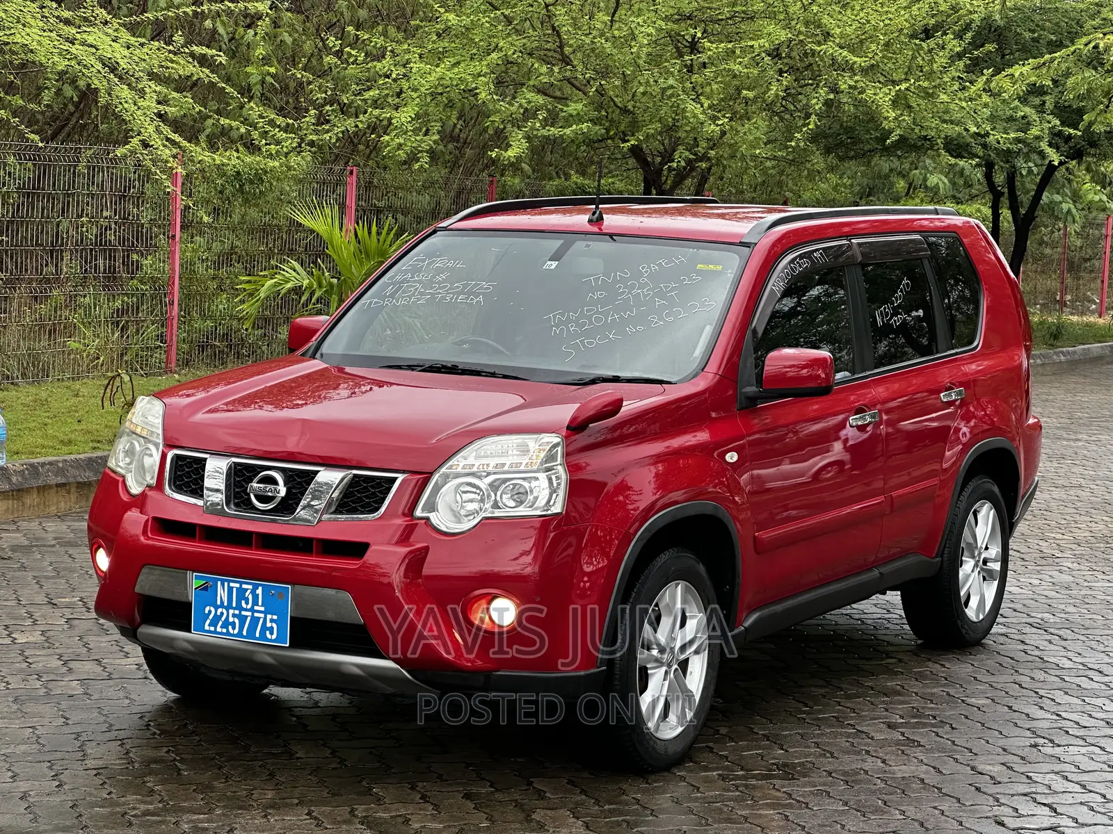 Nissan X-Trail 2012 Red