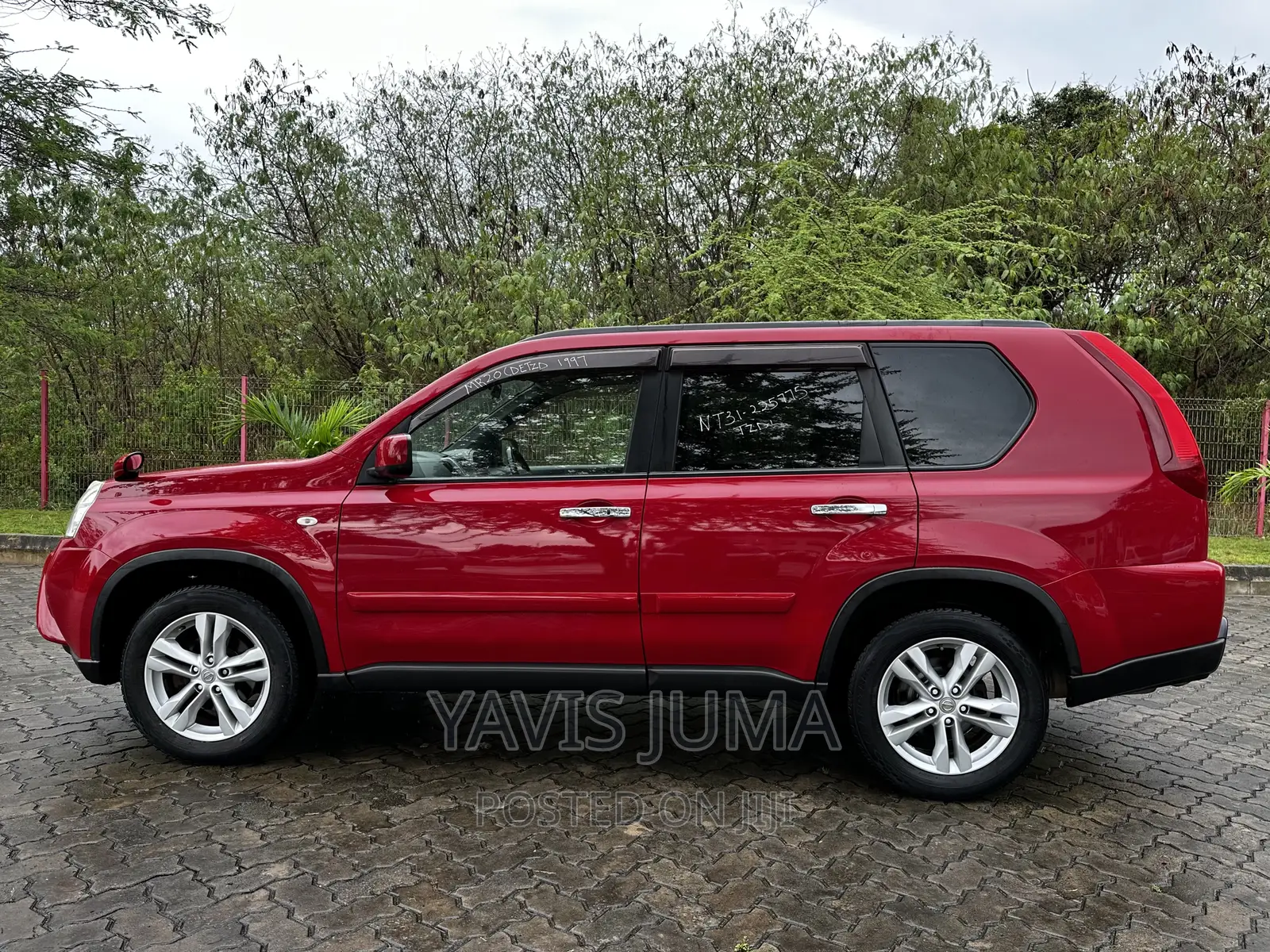 Nissan X-Trail 2012 Red