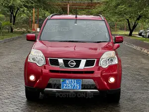 Nissan X-Trail 2012 Red
