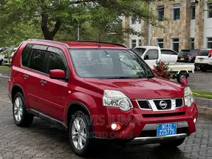 Nissan X-Trail 2012 Red