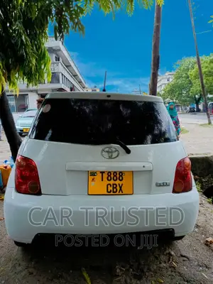Toyota IST 2004 White
