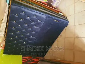 Bed Sofa Zinapatikana Karibu Sana Rangi Zote