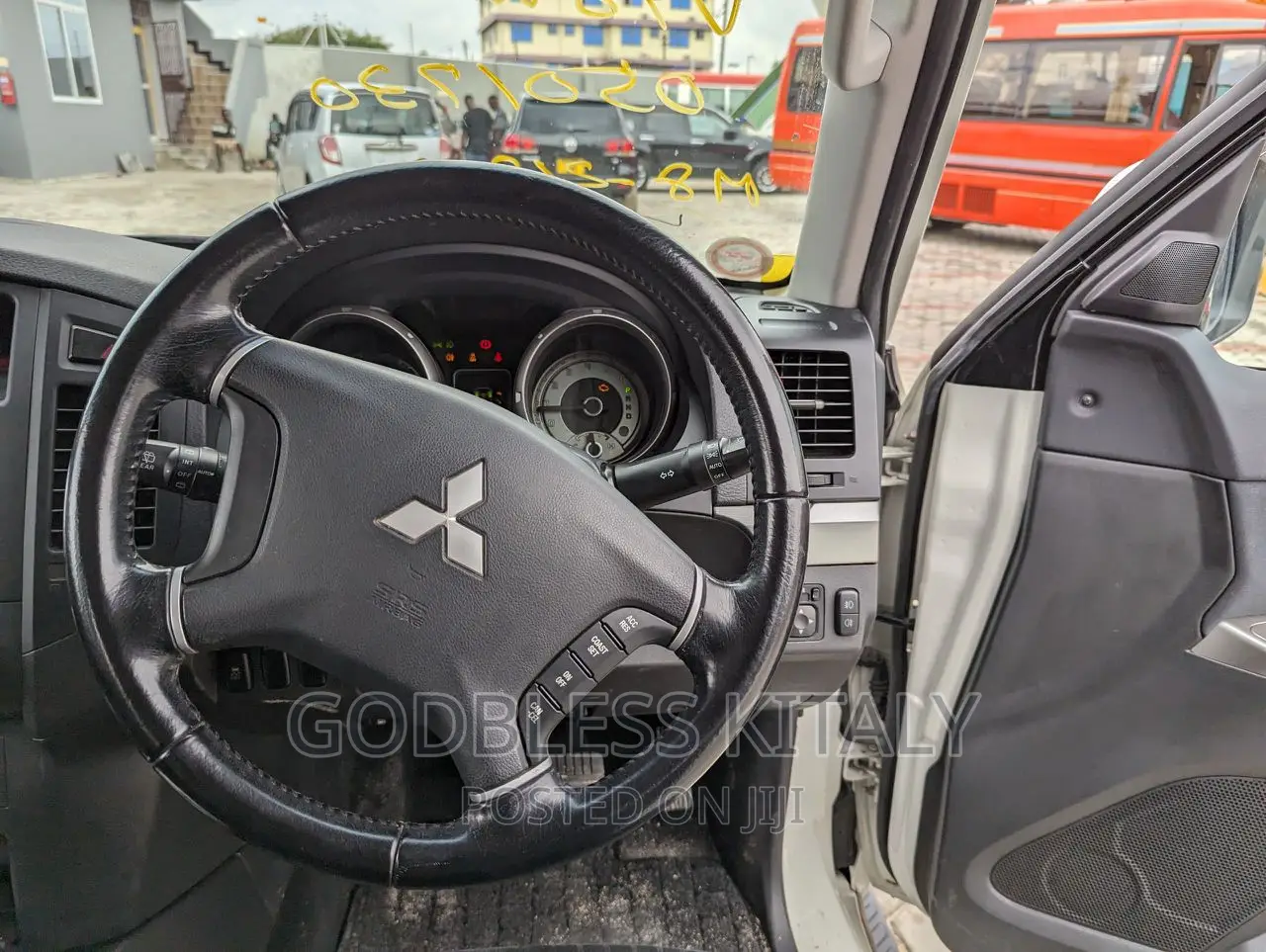 Mitsubishi Pajero 2012 White