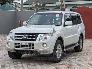 Mitsubishi Pajero 2012 White