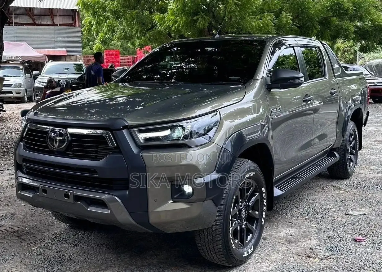 Toyota Hilux 2021 Gray