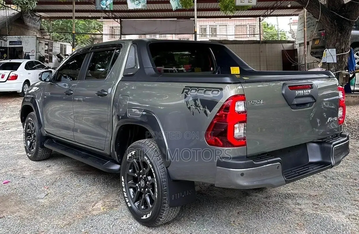 Toyota Hilux 2021 Gray