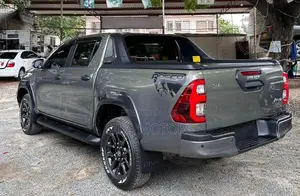 Toyota Hilux 2021 Gray