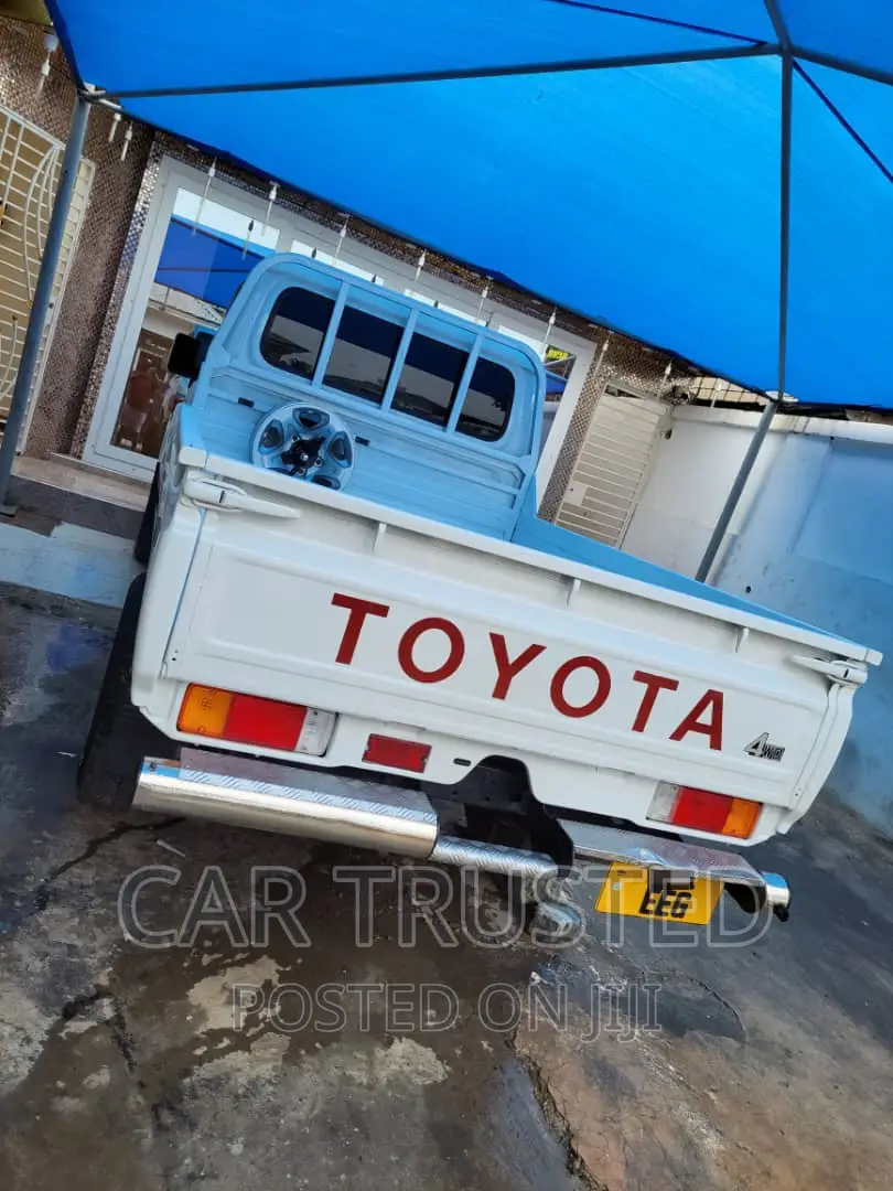 Toyota Land Cruiser 4.0 V6 GX 2009 White
