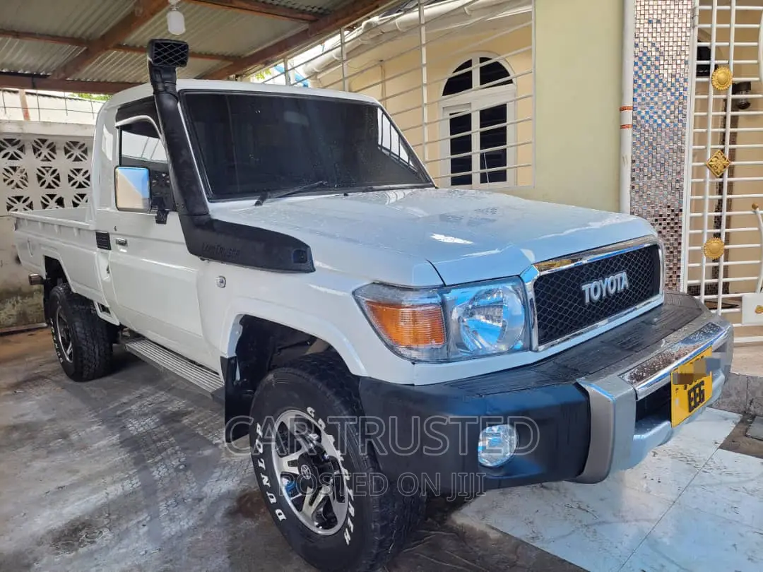 Toyota Land Cruiser 4.0 V6 GX 2009 White