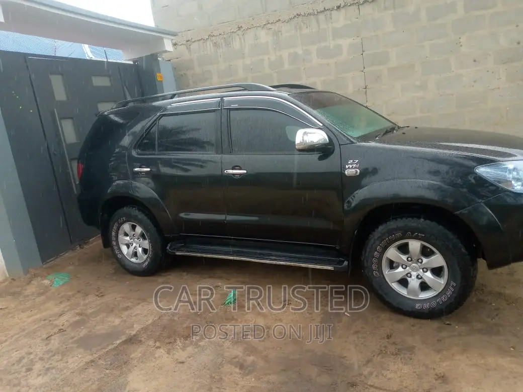 Toyota Fortuner 2.7 AWD 2005 Black