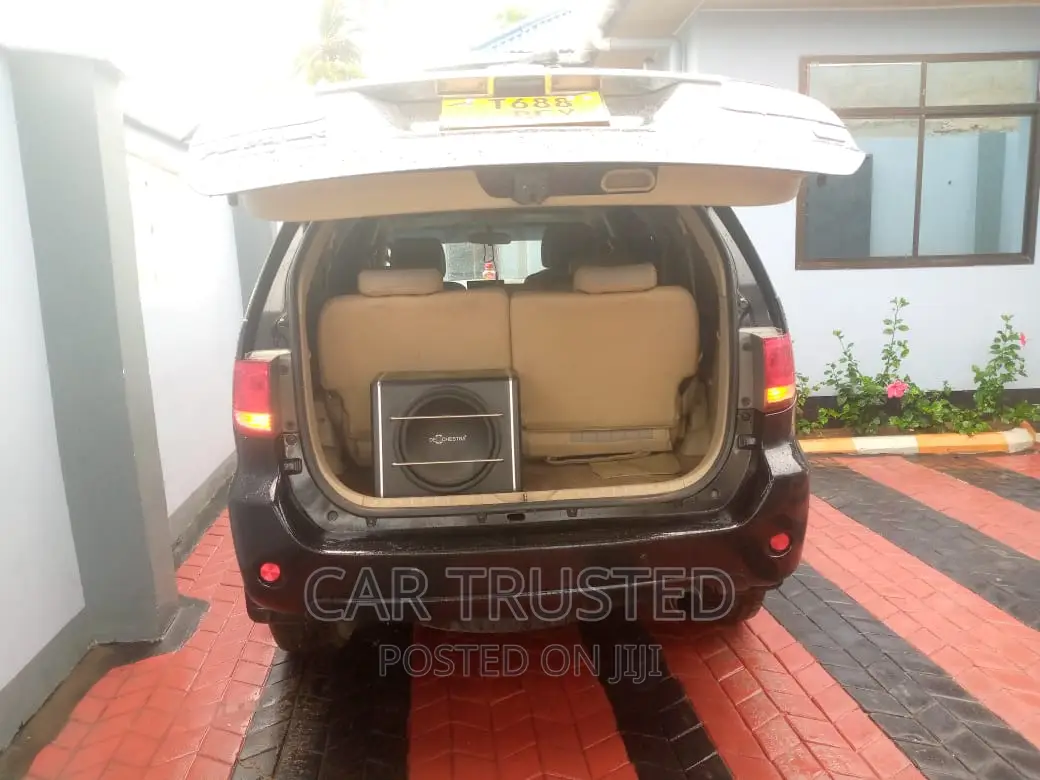 Toyota Fortuner 2.7 AWD 2005 Black