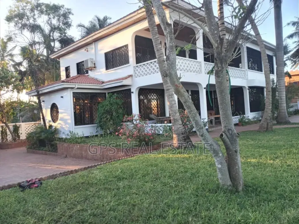 6bdrm Mansion in Mbezi Beach Rainbow, Kinondoni for sale
