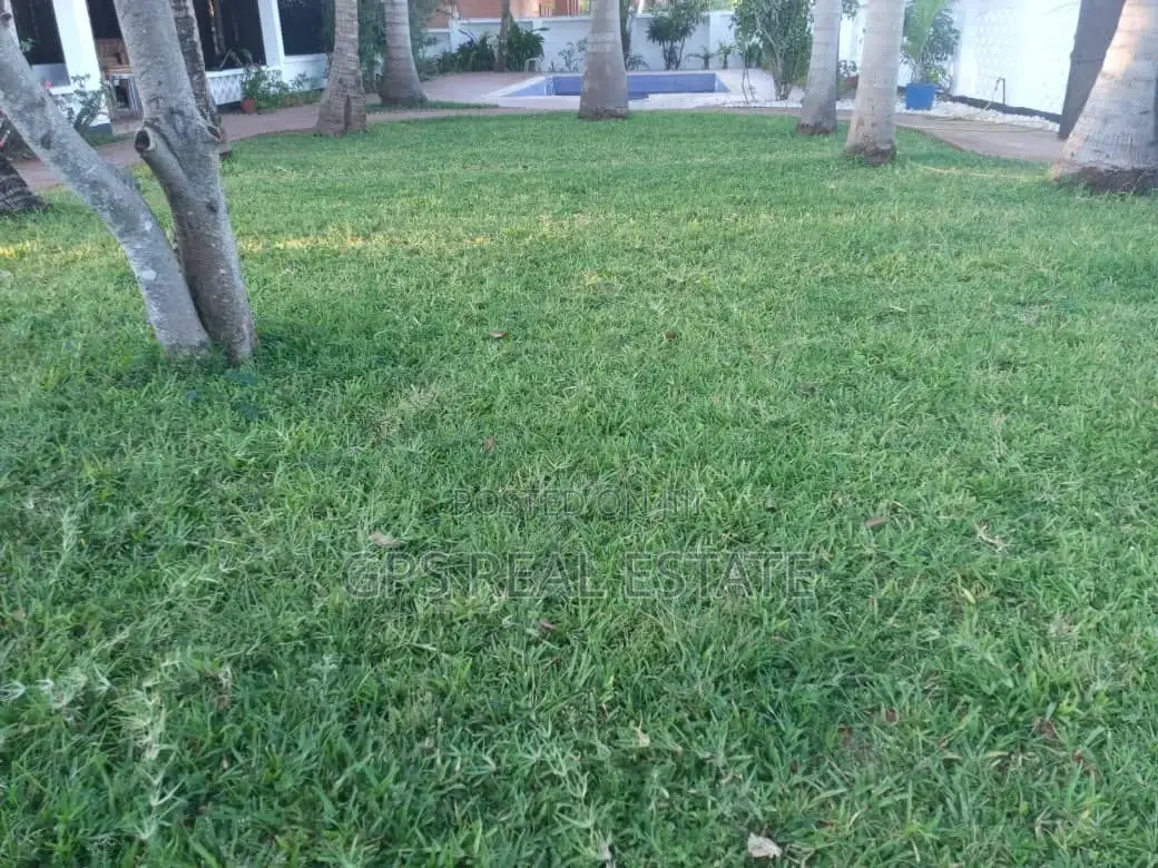 6bdrm Mansion in Mbezi Beach Rainbow, Kinondoni for sale