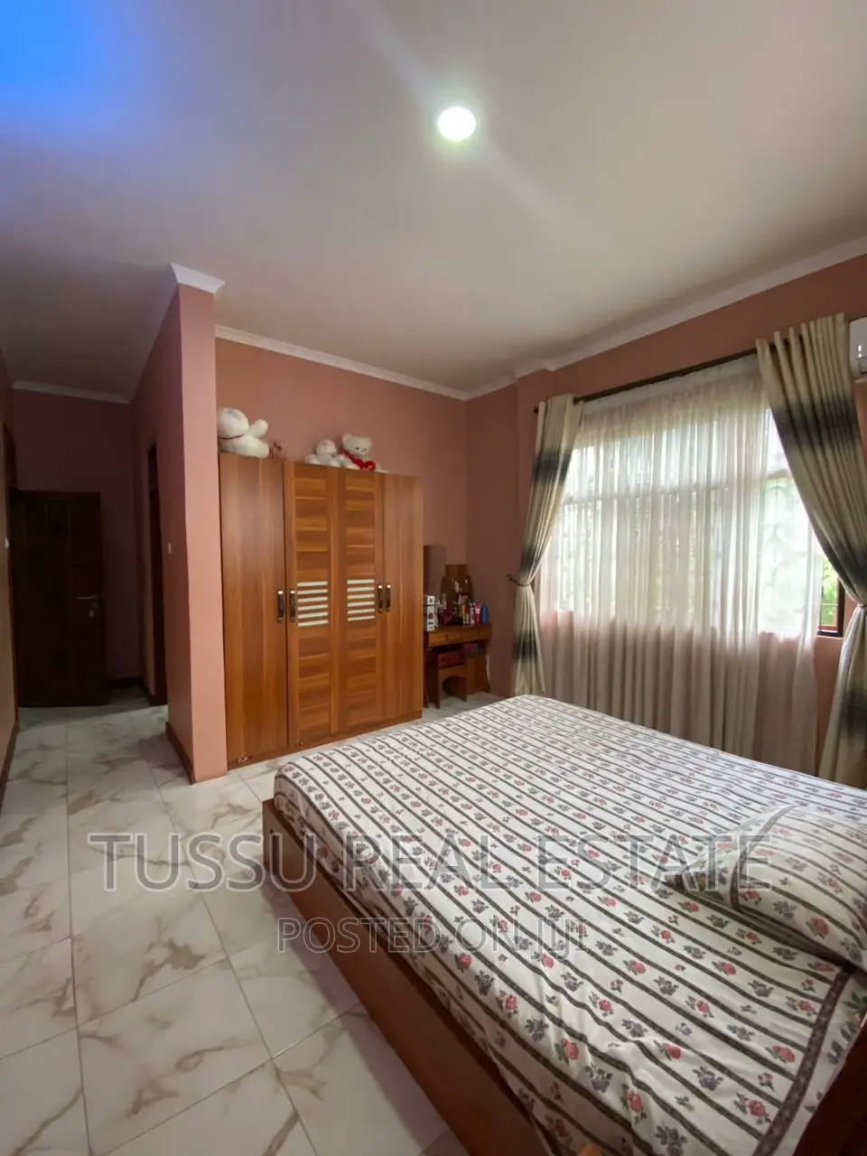 4bdrm Mansion in Bunju, Kinondoni for sale
