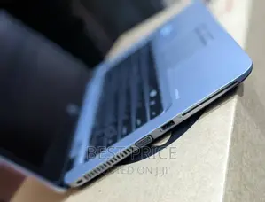 Laptop HP EliteBook 820 G3 8GB Intel Core I5 HDD 500GB