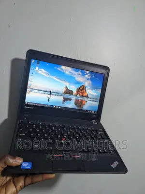 Laptop Lenovo ThinkPad X130e 4GB Intel HDD 500GB