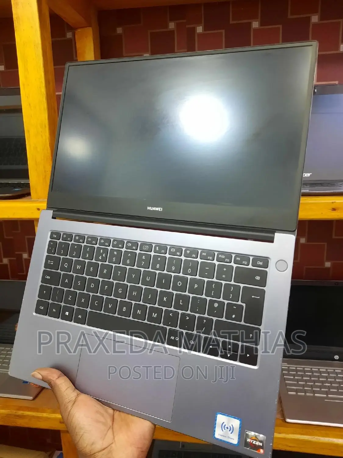Laptop Huawei MateBook 13 WRT-W29E 8GB AMD Ryzen 5 SSD 512GB