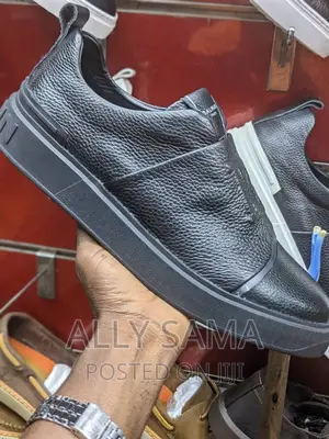 Balmain Paris Sneakers Pure Leather Black