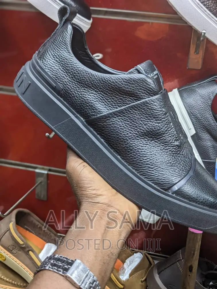 Balmain Paris Sneakers Pure Leather Black