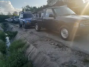 Photo - Toyota Hilux 2000 Blue