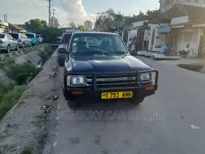 Toyota Hilux 2000 Blue