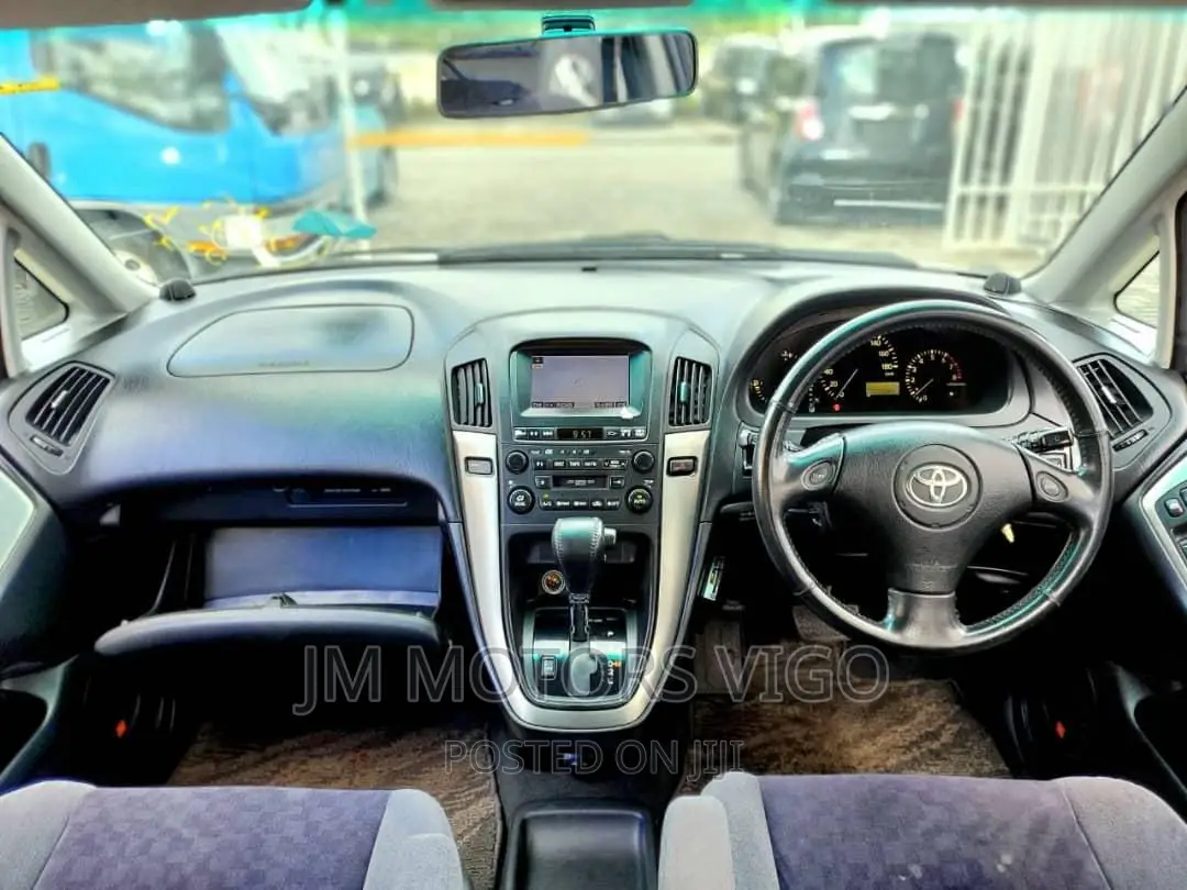 Toyota Harrier 2001 White