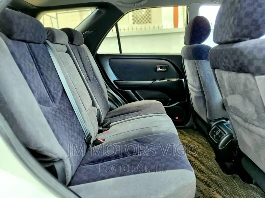 Toyota Harrier 2001 White