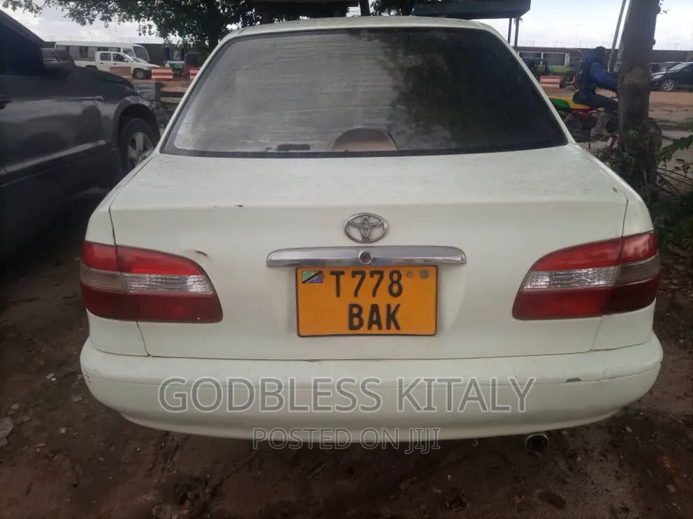 Toyota Corolla II 1997 White