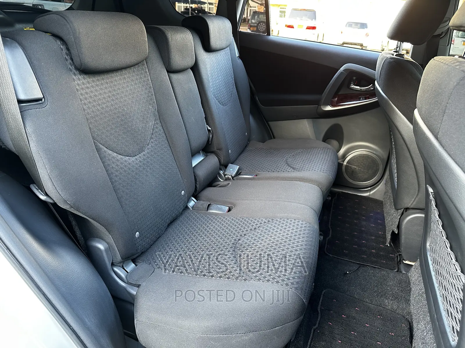 Toyota Vanguard 2012 White