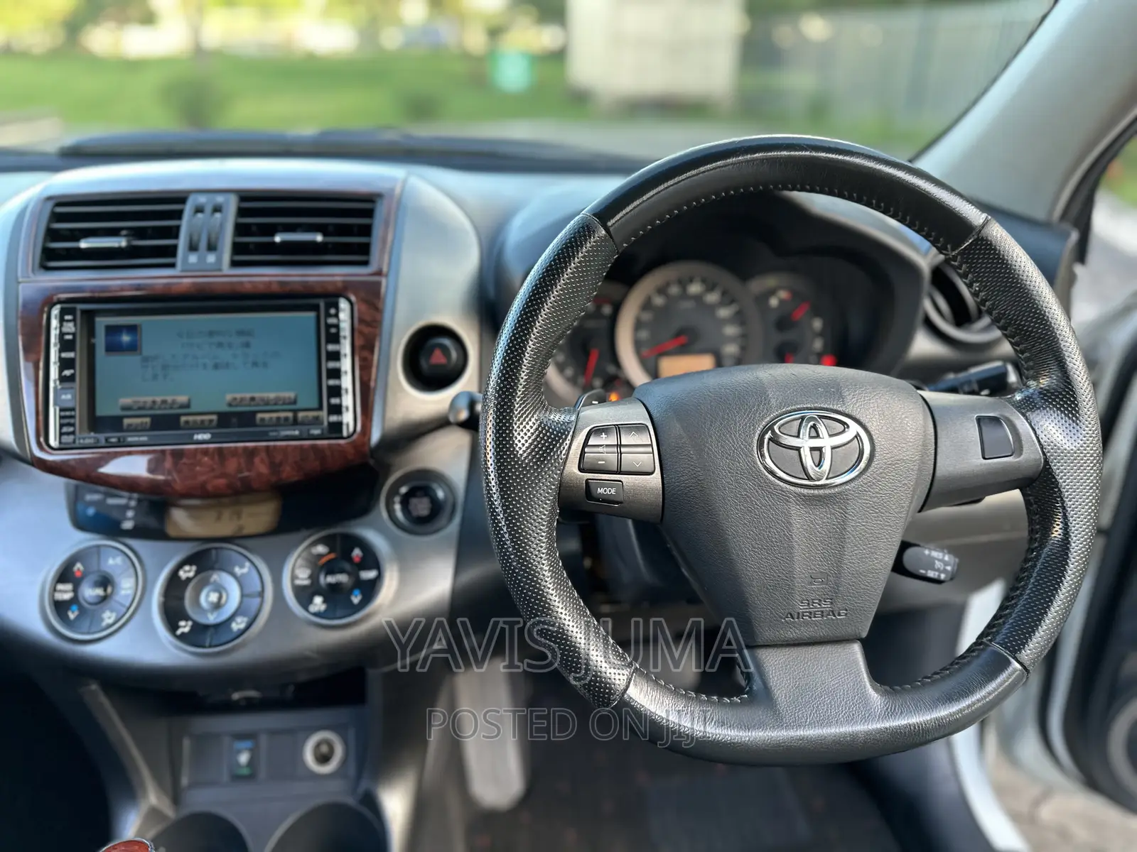 Toyota Vanguard 2012 White