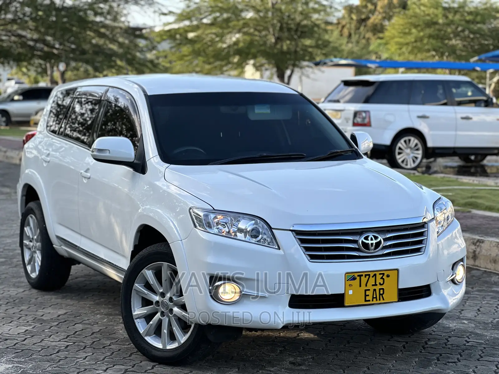 Toyota Vanguard 2012 White