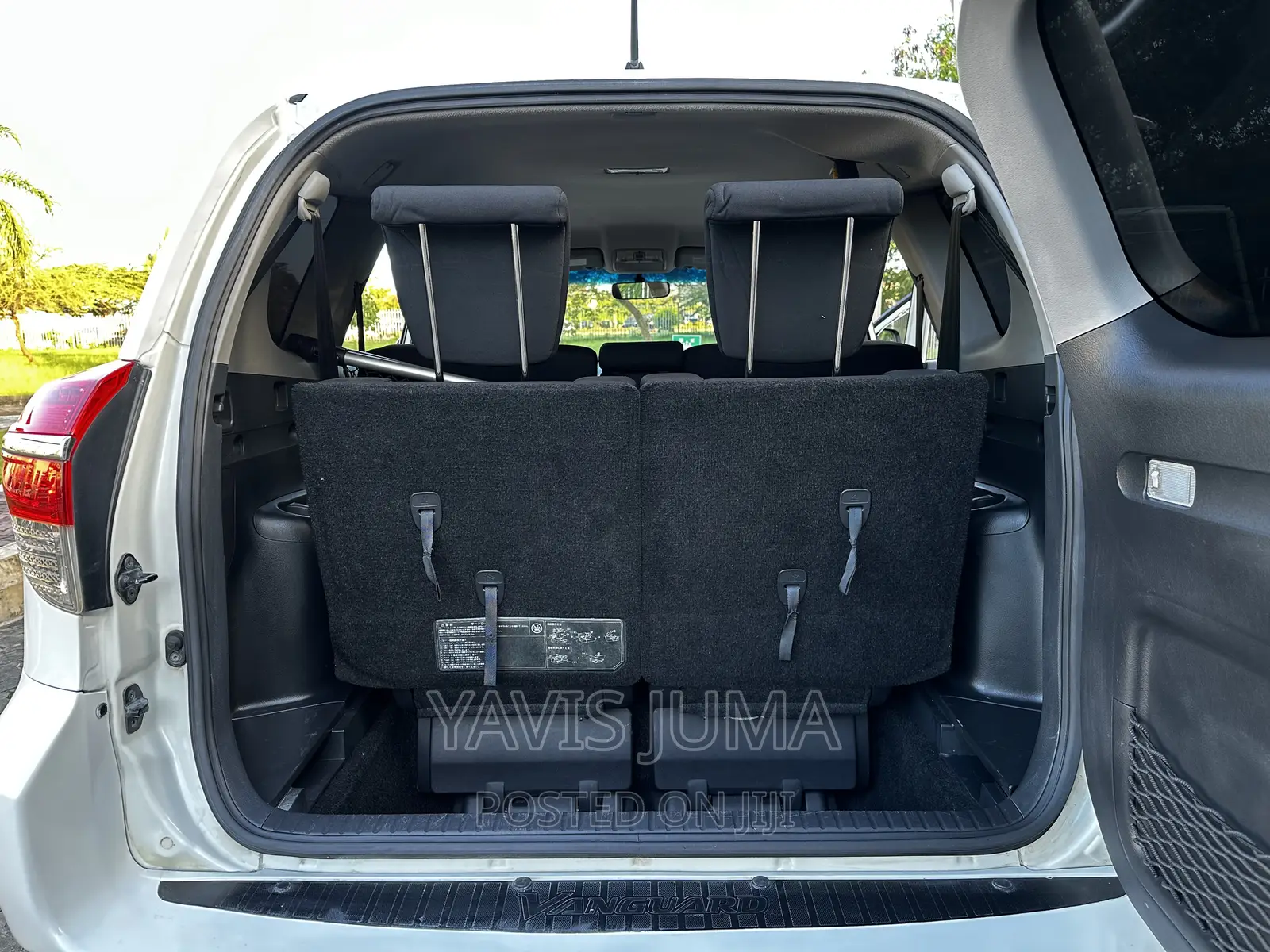 Toyota Vanguard 2012 White