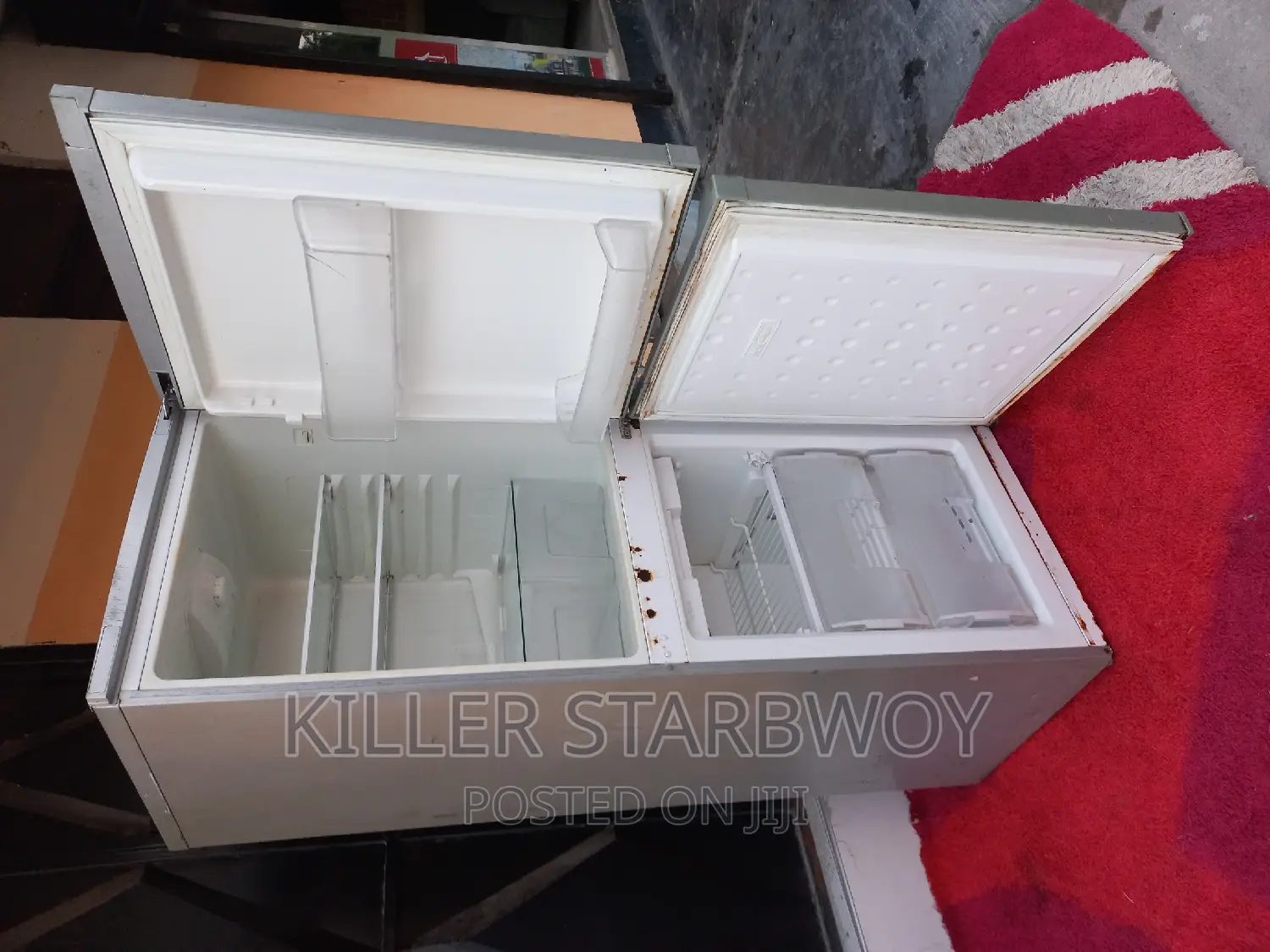 Fridge Kubwa Sana Chini Linagandisha