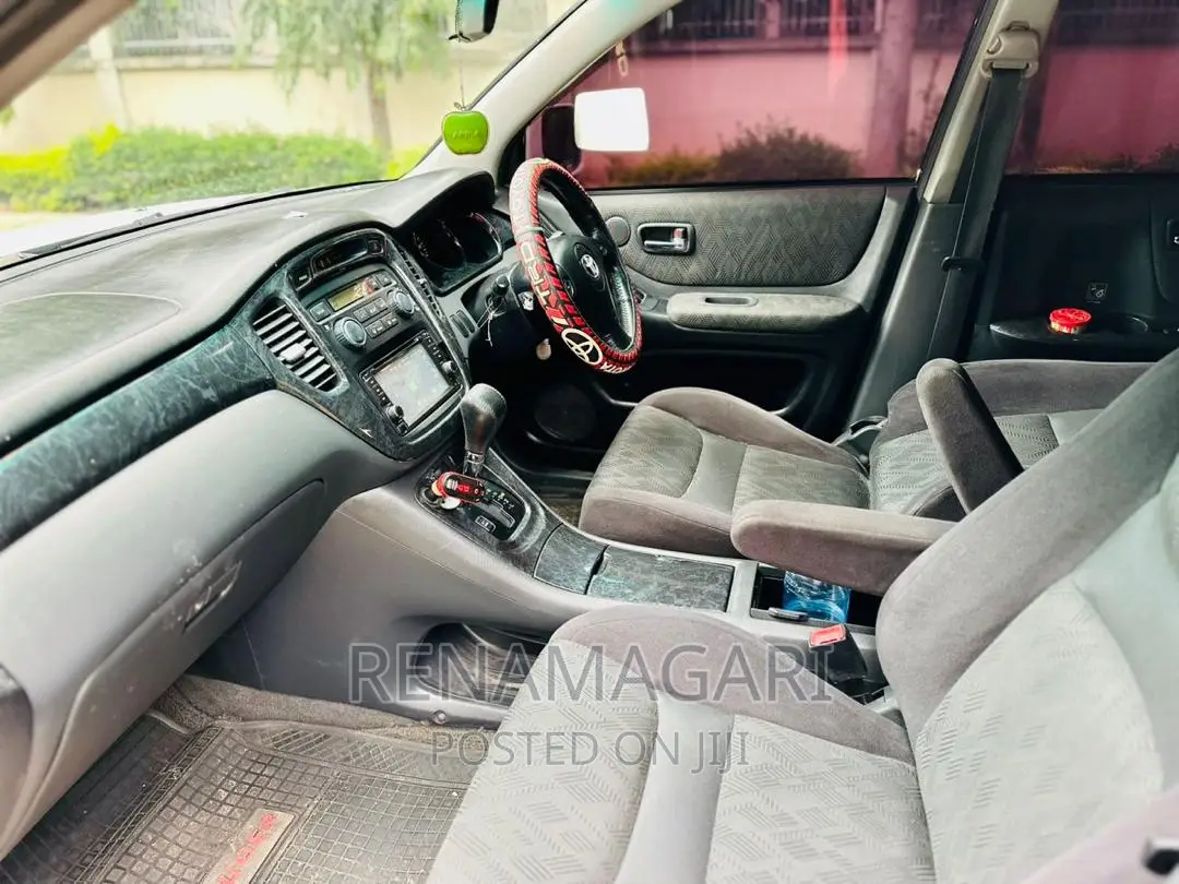 Toyota Kluger 2004 White