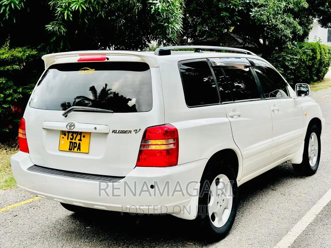 Toyota Kluger 2004 White
