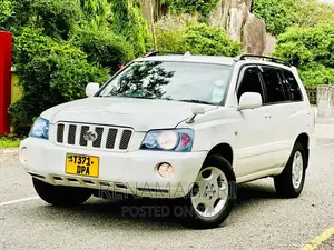 Toyota Kluger 2004 White